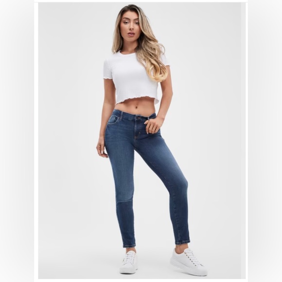 Guess Power Curvy Mid-Rise Jean. Size: 27 - Picture 1 of 7